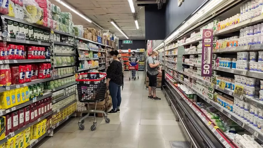 La inflación baja, pero comer sigue siendo más caro