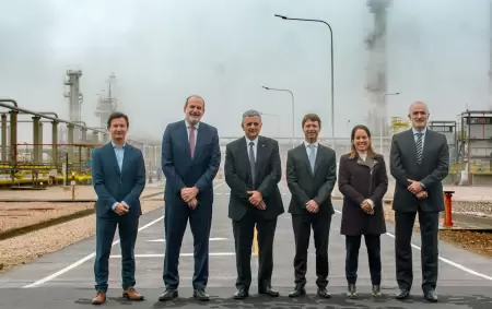 Mega inaugur� una obra de USD 260 millones en Bah�a Blanca