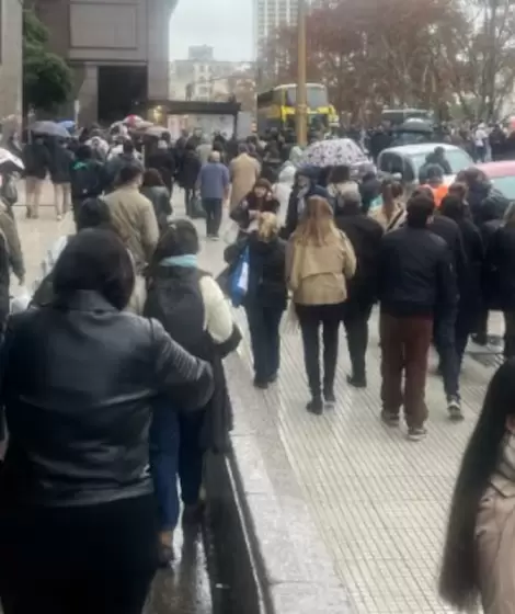 Una amenaza de bomba oblig� a evacuar el ministerio de Econom�a