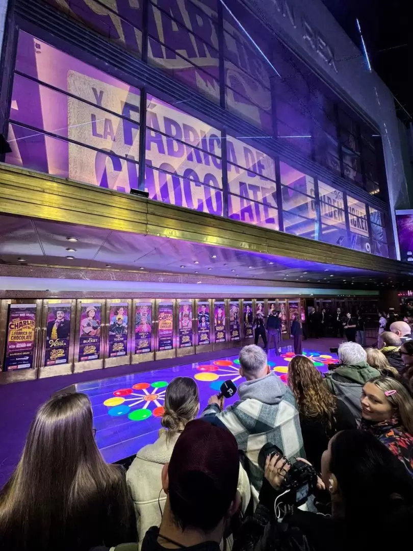 La calle Corrientes se llenó de magia, luces y famosos