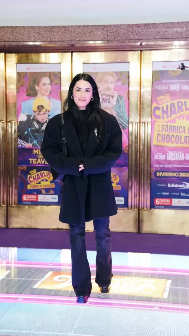 Lali Espósito no se perdió el musical Charlie y la Fábrica de Chocolate