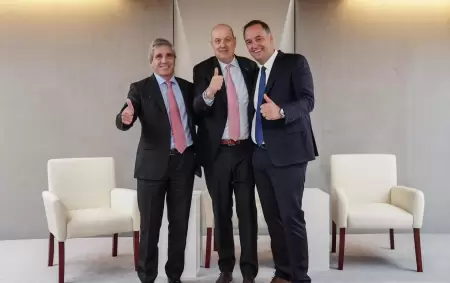 Federico Sturzenegger y Manuel Adorni , los inocentes fiscales