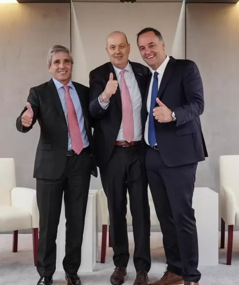 Federico Sturzenegger y Manuel Adorni , los inocentes fiscales