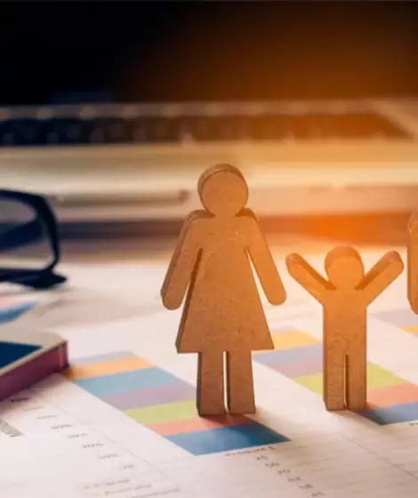 Menos hijos, menos herederos: la natalidad cae a niveles hist�ricos y el pa�s envejece aceleradamente