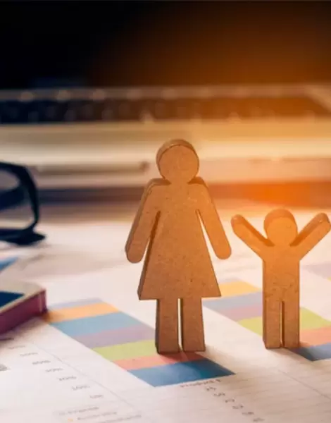 Menos hijos, menos herederos: la natalidad cae a niveles hist�ricos y el pa�s envejece aceleradamente