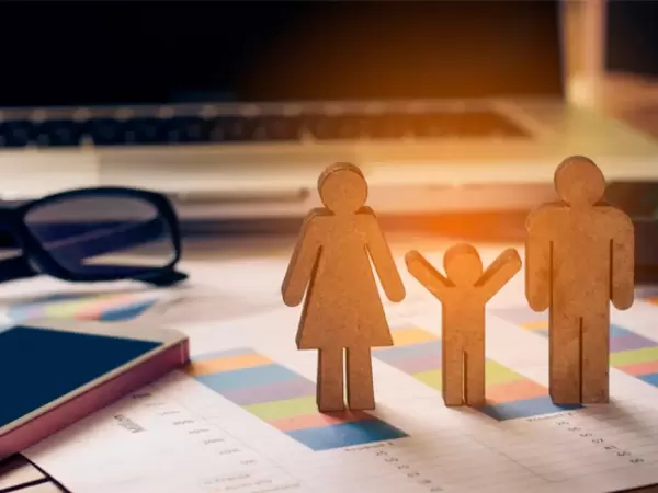 Menos hijos, menos herederos: la natalidad cae a niveles hist�ricos y el pa�s envejece aceleradamente