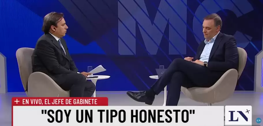 "Soy un tipo honesto", una de las frases m�s repetidas por Adorni durante la entrevista con La Naci�n