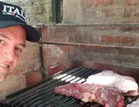 Los asados de Manuel Adorni