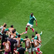 México inauguró el Mundial con una victoria 2 a 0 frente a Sudáfrica y cortó una racha histórica