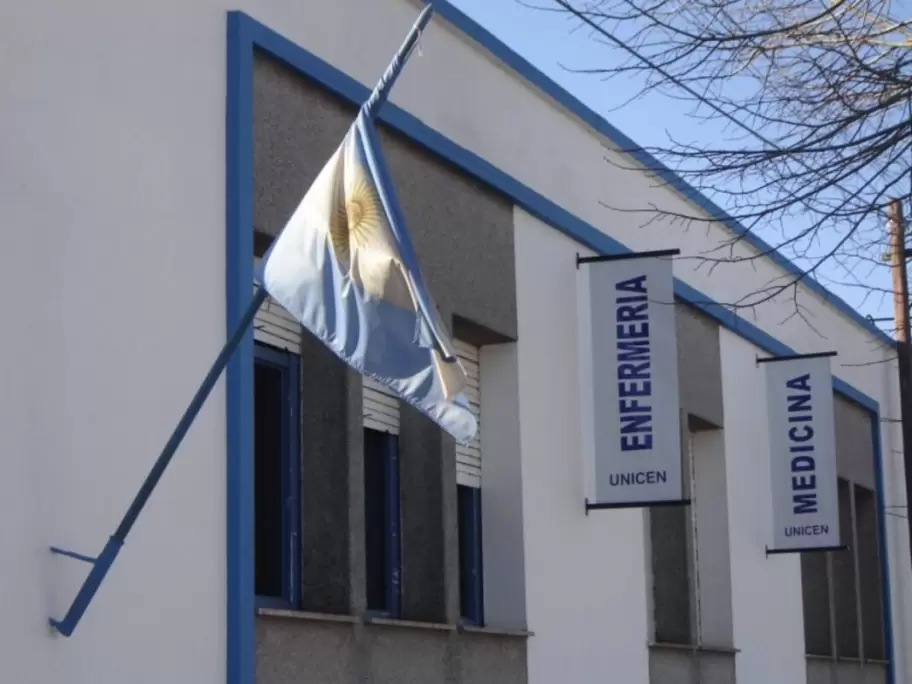 Un profesor le respondi� a una estudiante con una amenaza ligada a la dictadura