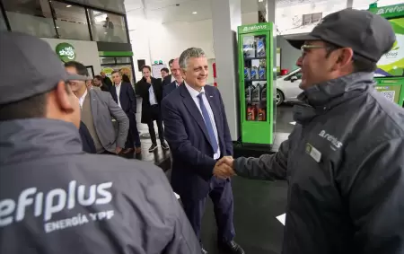 YPF lanz� Refiplus, un nuevo modelo de estaciones que apuesta a la carga r�pida y el autodespacho