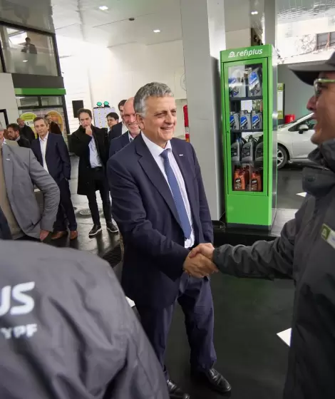 YPF lanz� Refiplus, un nuevo modelo de estaciones que apuesta a la carga r�pida y el autodespacho