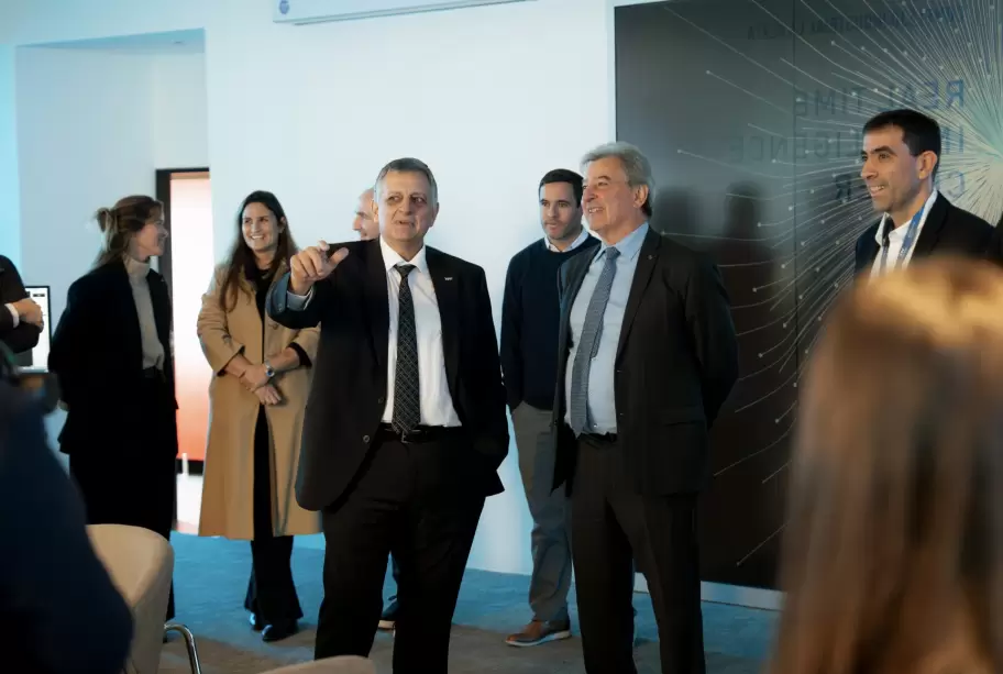 YPF y Mercedes-Benz unen fuerzas para impulsar nuevas soluciones de movilidad en Argentina