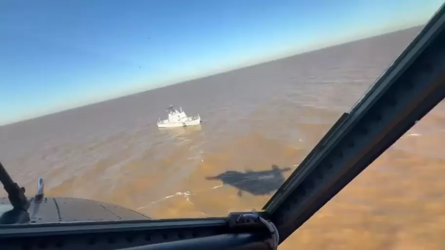Buscan contrarreloj a cinco pescadores desaparecidos desde el domingo