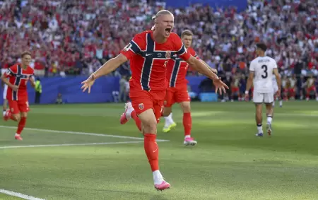 Erling Haaland y su debut goleador en copas del mundo