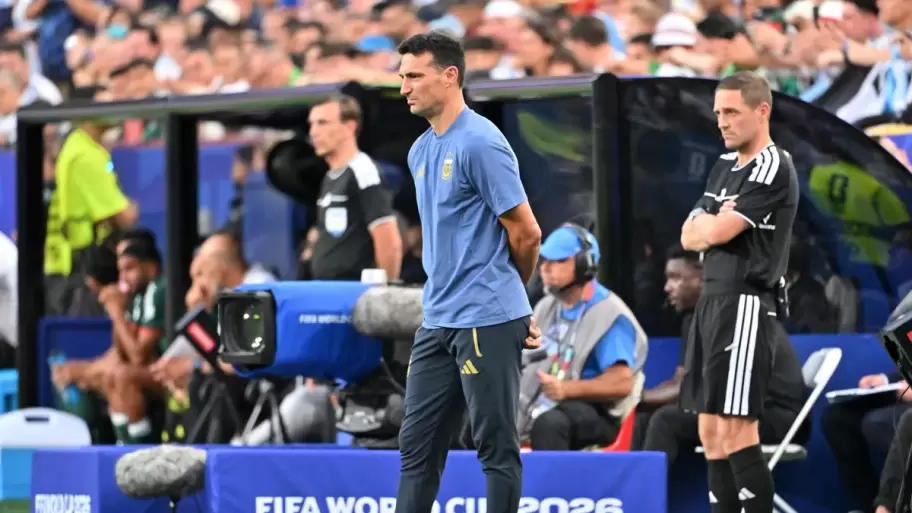 Lionel Scaloni en el partido contra Argelia