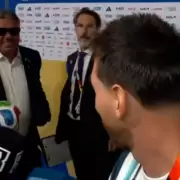 Chiqui Tapia salió aclarar los tantos después de que lo acusaran de "robar" la pelota del hat-trick de Messi