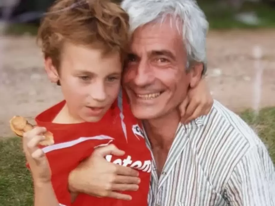 Ricardo Héctor Prim junto a su hijo