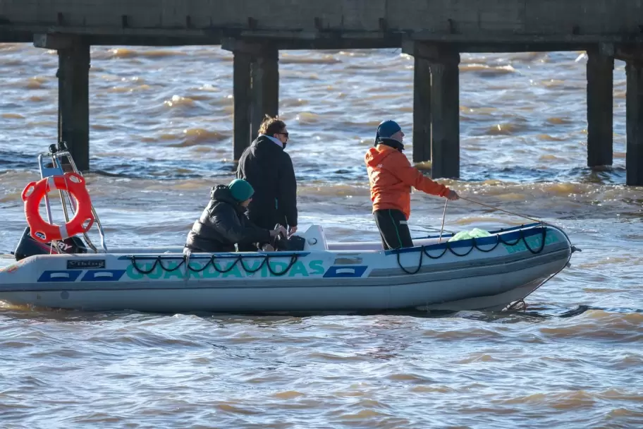 Según familiares, el domingo a las 11 de la mañana fue la última comunicación con los pescadores
