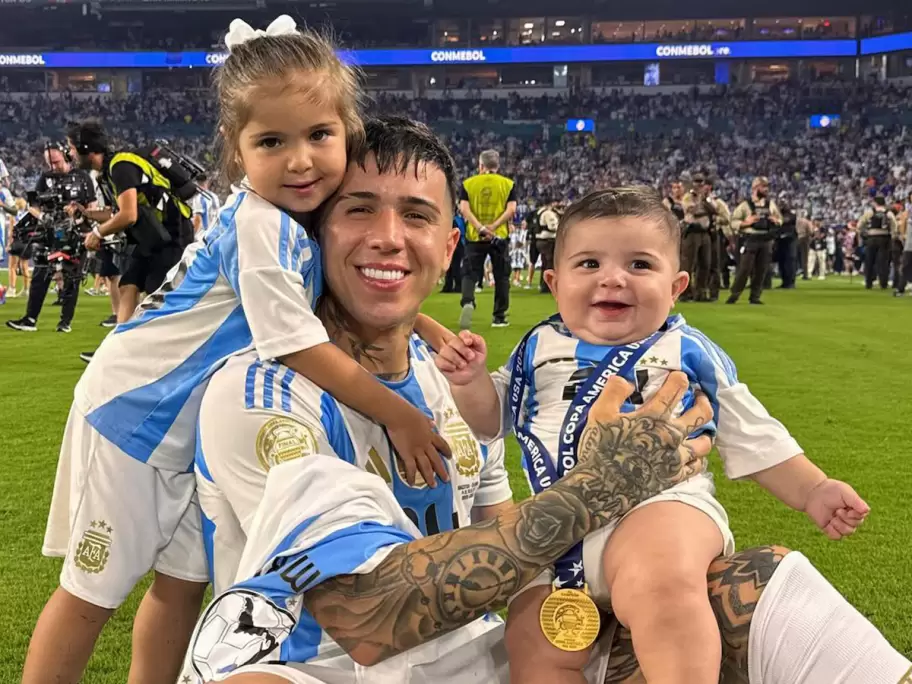 La familia completa de Enzo Fernández