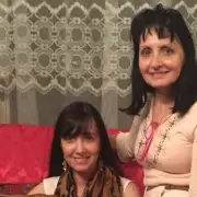 La madre de Villarruel desliz� que gobierna Karina, alert� por los recursos naturales y advirti� que la econom�a "no despega"