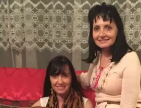 Victoria Villarruel junto a su madre Diana de Stefani.