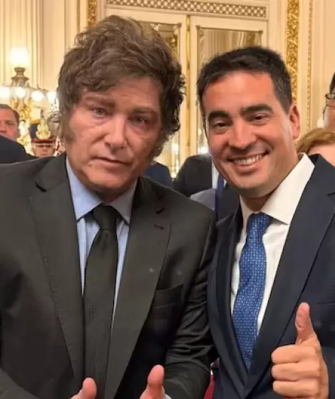 Javier Milei y su nuevo vocero Adri�n Ravier.