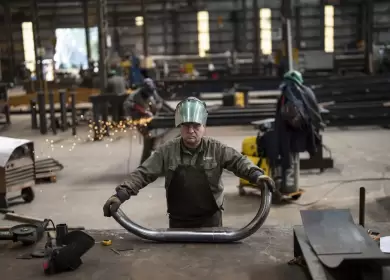 La producci�n manufacturera acumula una ca�da del 9,2% interanual y el empleo suma 13 trimestres consecutivos en retroceso