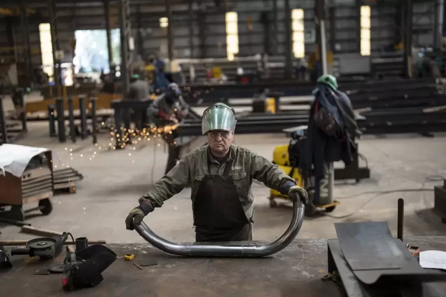 La producci�n manufacturera acumula una ca�da del 9,2% interanual y el empleo suma 13 trimestres consecutivos en retroceso