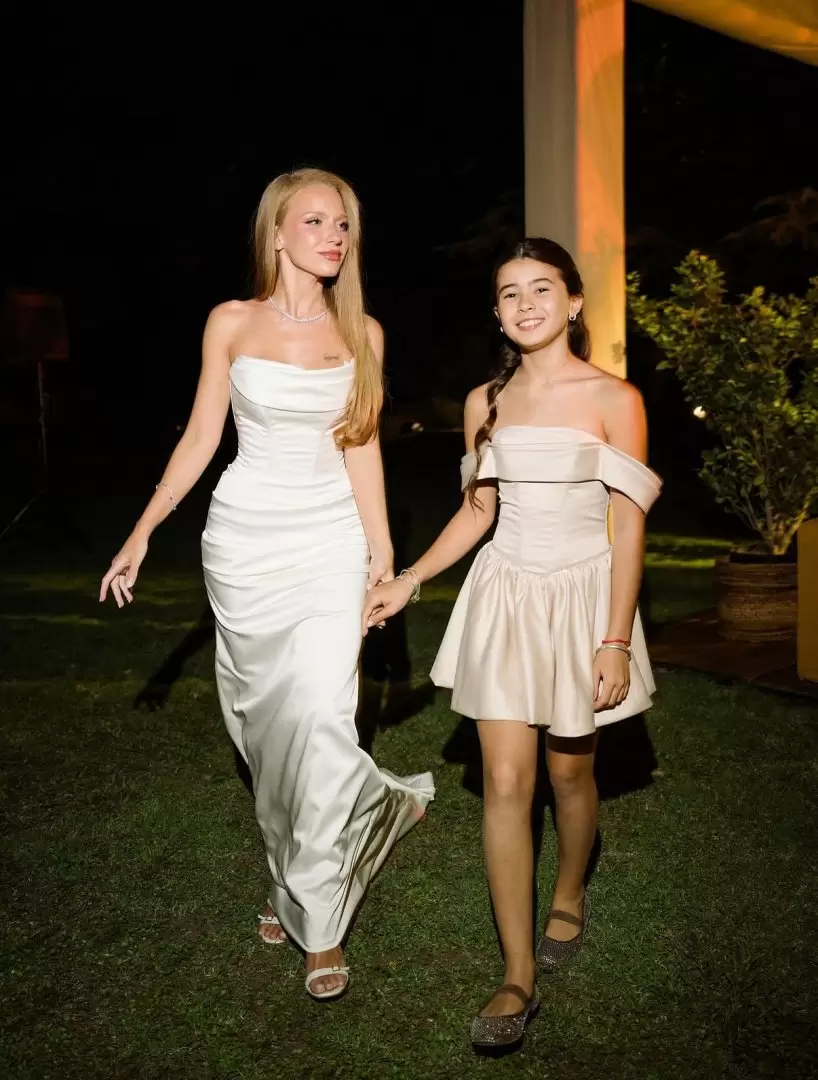 Rocío Pardo habló con la China Suárez para elegir el vestido de Rufina