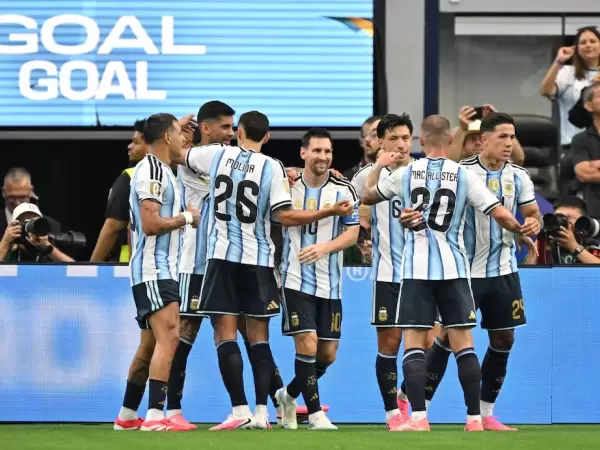 Argentina venci� a Austria con dos goles de Lionel Messi