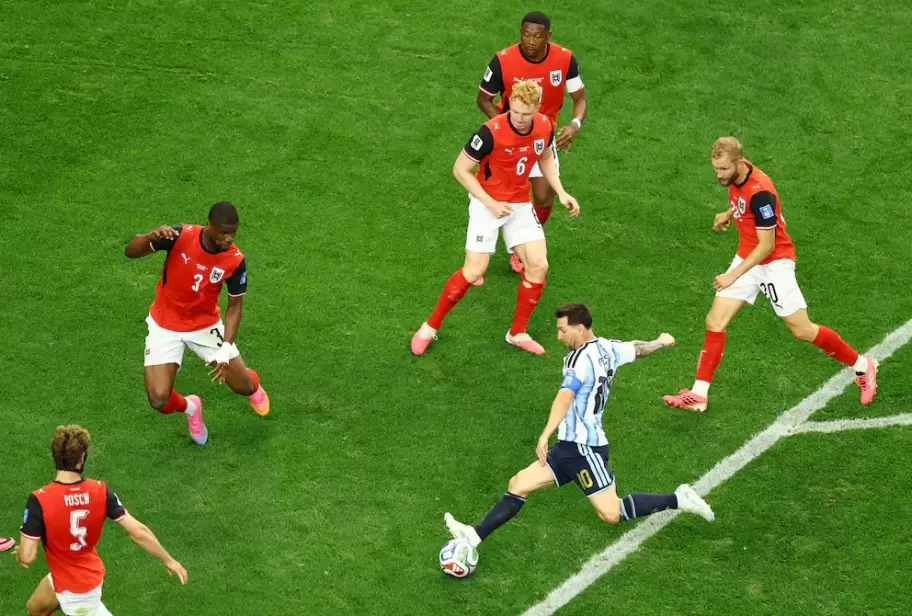Argentina venció a Austria con dos goles de Lionel Messi
