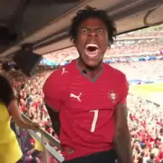 Speed y Mike "M�quina del Mal" celebraron el penal de Messi:  el "10" les respondi� con dos golazos