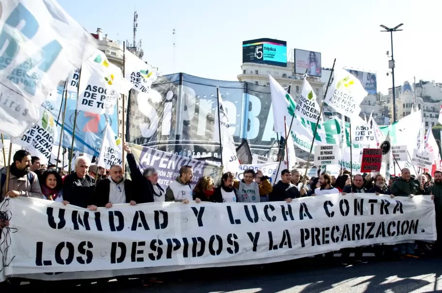 Crecen la informalidad y el subempleo en la Ciudad