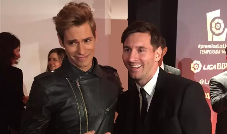 Carlos Baute junto a su �dolo Lionel Messi.