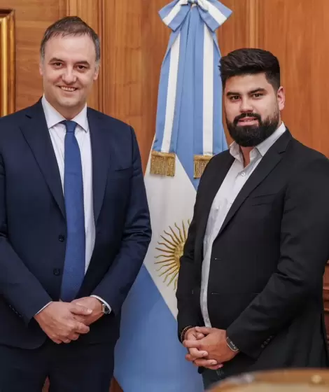 Manuel Adorni junto a Fabi�n Fern�ndez.