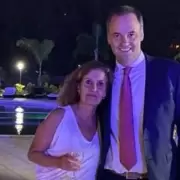 Adorni y el "cuento del t�o": us� a un familiar para esconder el pago en efectivo de 12 mil d�lares y beneficiar a su madre
