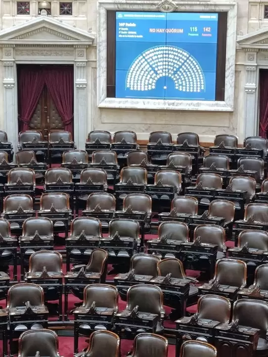 Sin qu�rum, se cay� la sesi�n y el oficialismo gan� tiempo en el caso Adorni