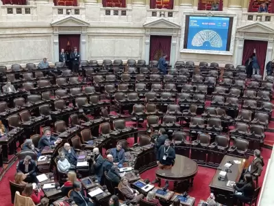Sin qu�rum, se cay� la sesi�n y el oficialismo gan� tiempo en el caso Adorni
