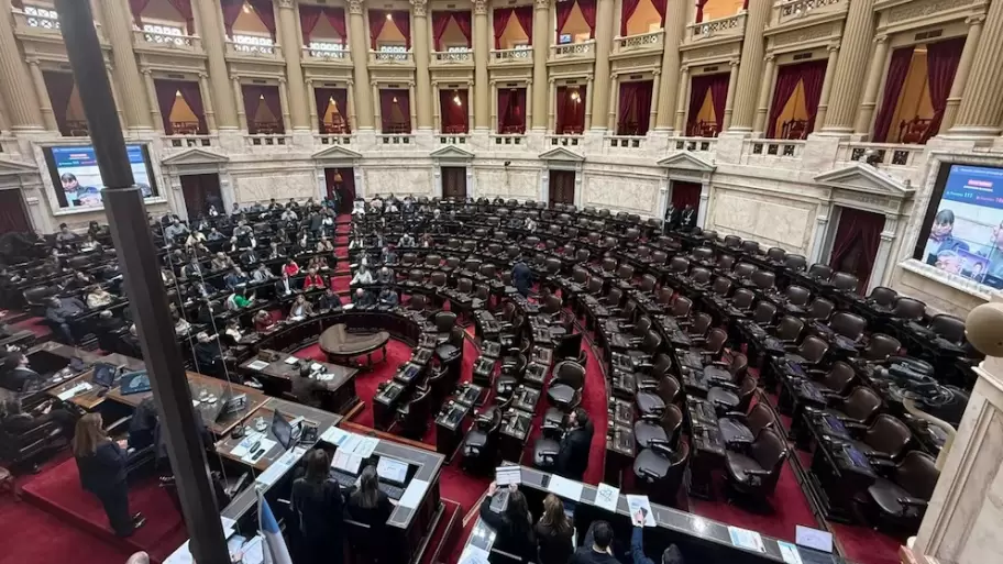 Sin qu�rum, se cay� la sesi�n y el oficialismo gan� tiempo en el caso Adorni