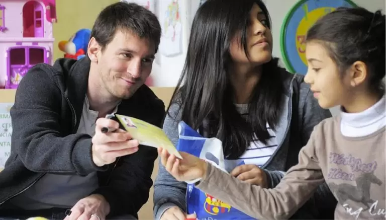 La Fundaci�n Leo Messi tambi�n tiene programas que ayudan a la educaci�n de nenes necesitados