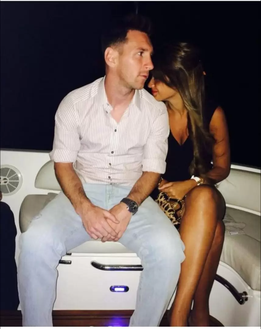 Antonela Roccuzzo salud� a Lionel Messi con fotos de su juventud
