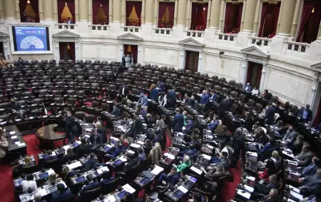 Diputados blind� a Adorni