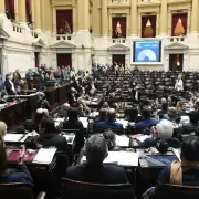 Diputados aprob� el pago de US$ 171 millones a fondos buitre en una sesi�n cruzada por la interna pol�tica y el caso Adorni
