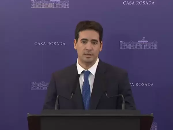 Adri�n Ravier, nuevo vocero presidencial