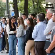 La otra cara del empleo en Argentina: cada vez m�s personas necesitan dos trabajos