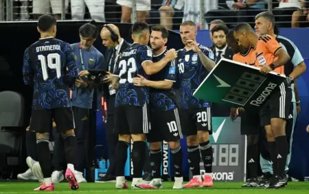 Lionel Messi entr� en el segundo tiempo frente a Jordania.