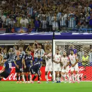 Argentina venci� 3 a 1 a Jordania, con un golazo de tiro libre de Messi