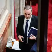 Efectivo, dólares y una diferencia de $43 millones: la Justicia puso otra vez la lupa en el patrimonio de Adorni