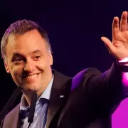 De la "honestidad" al baj�n an�mico: Milei llor� por Adorni pero le entreg� el Gabinete al "Colo" Santilli